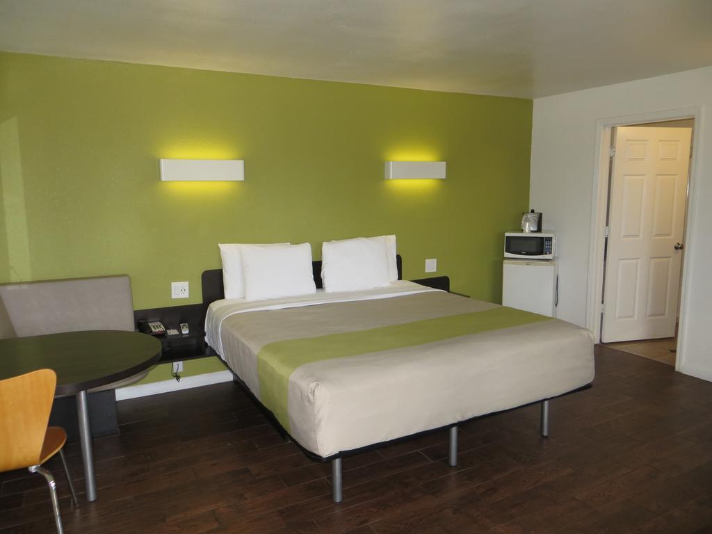Fisherman's Cove Motel 2*