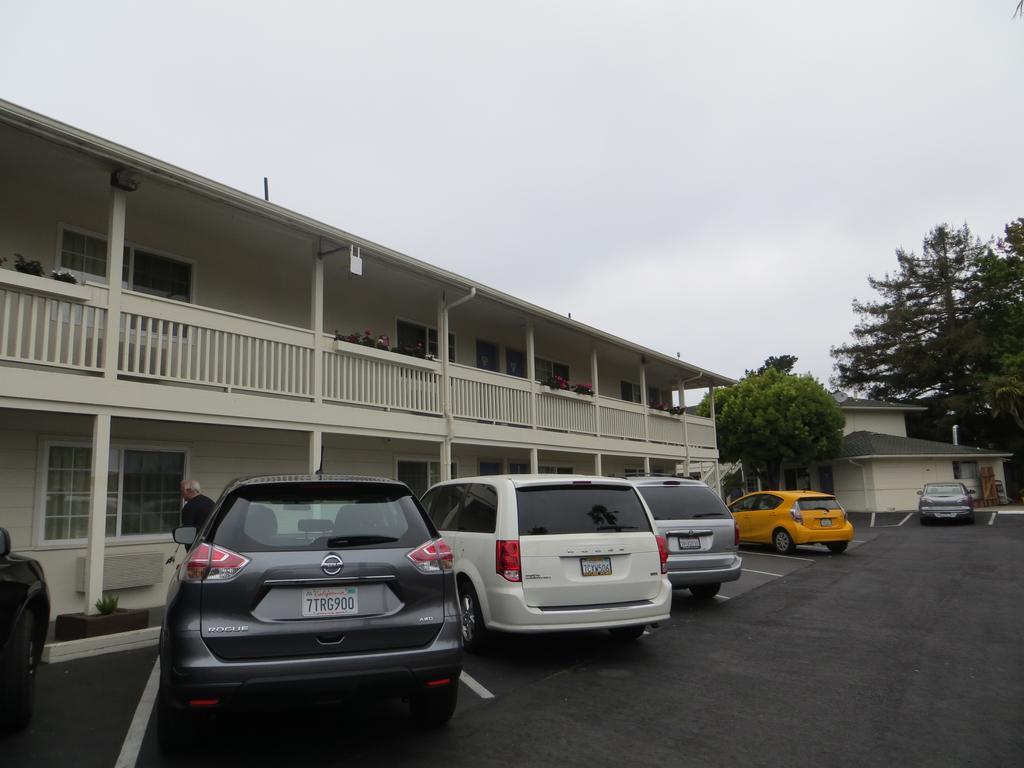 Fisherman's Cove Motel 2*