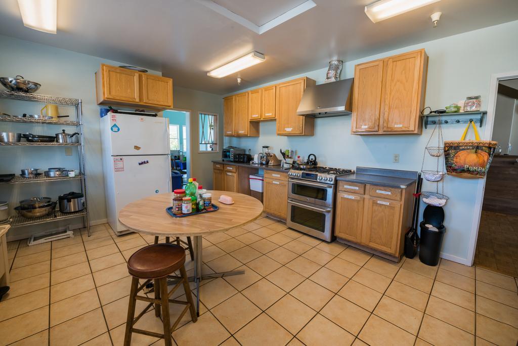 Monterey Hostel *