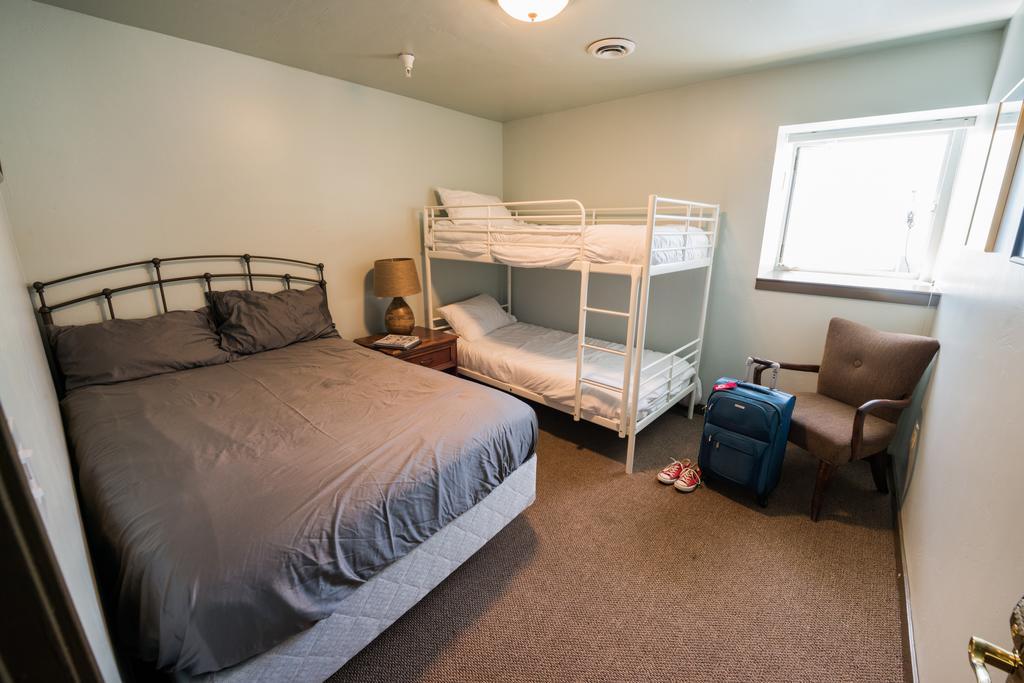 Monterey Hostel *