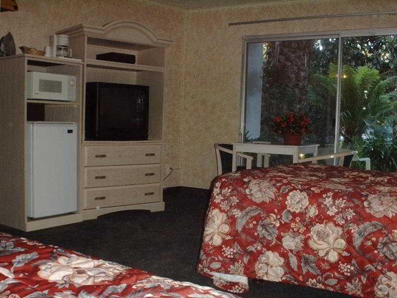 Motel Americas Value Presidents On Munras
