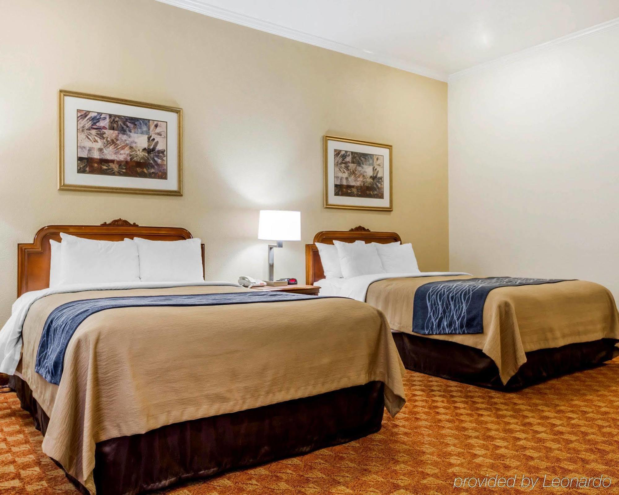 Comfort Peninsula Airport 2*