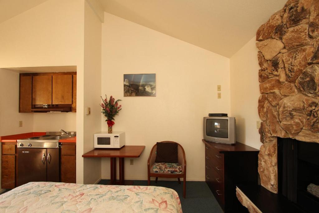 Motel Fireside
