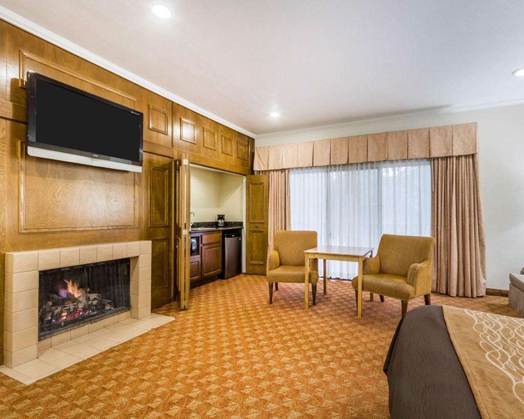 Inn Comfort Peninsula Airport Monterey