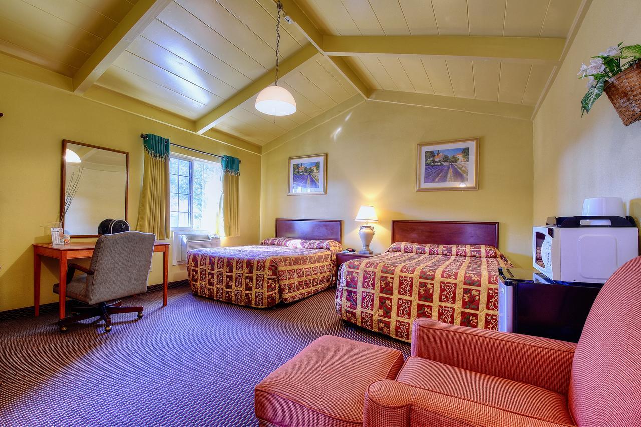 Bayside Motel 2*