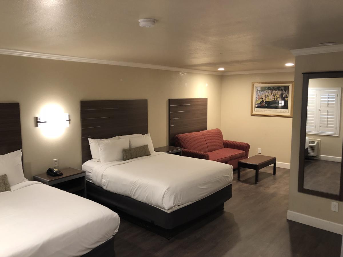 El Castell Motel Monterey
