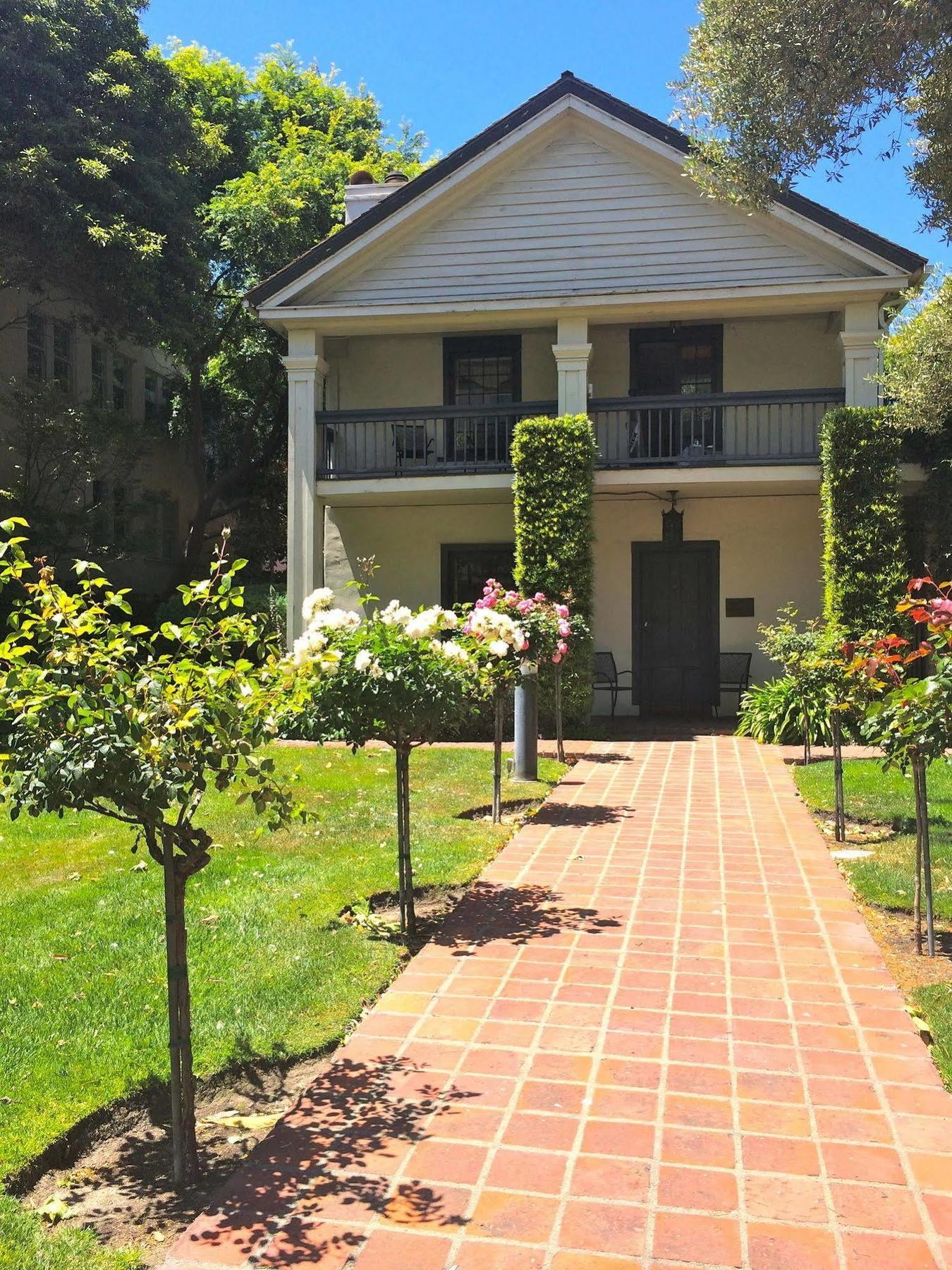 Merritt House 3*