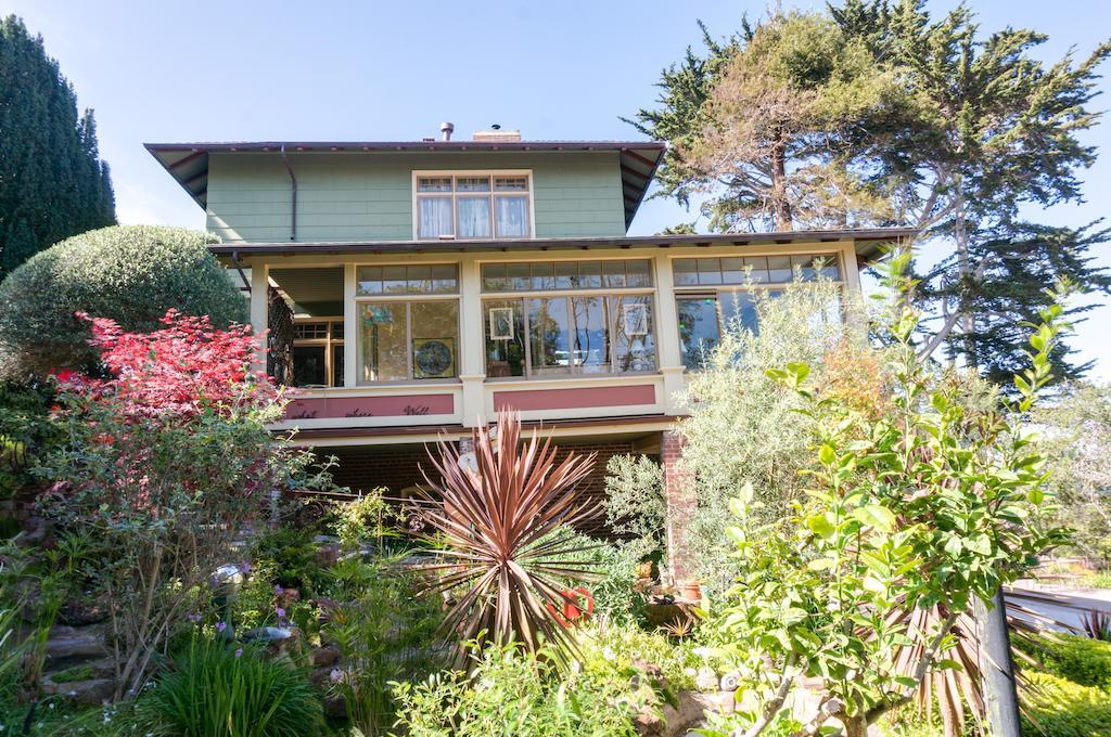 The Jabberwock Bed & Breakfast Monterey