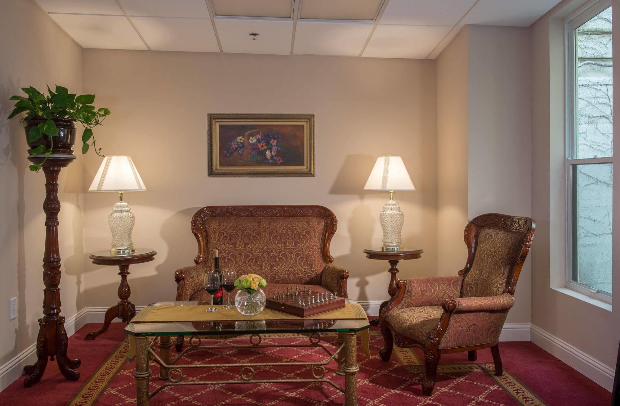 The Hotel 3*