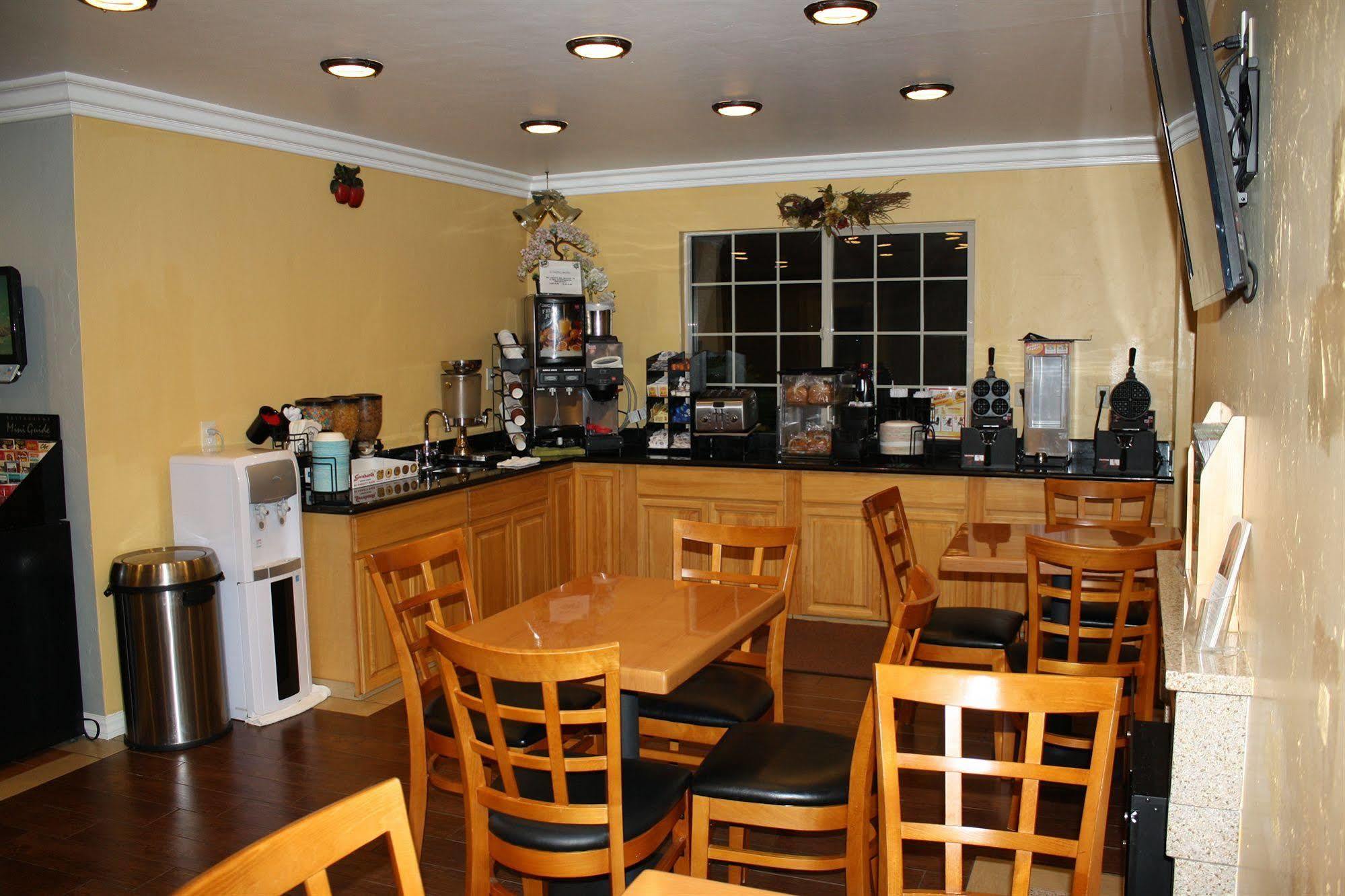 El Castell Motel Monterey
