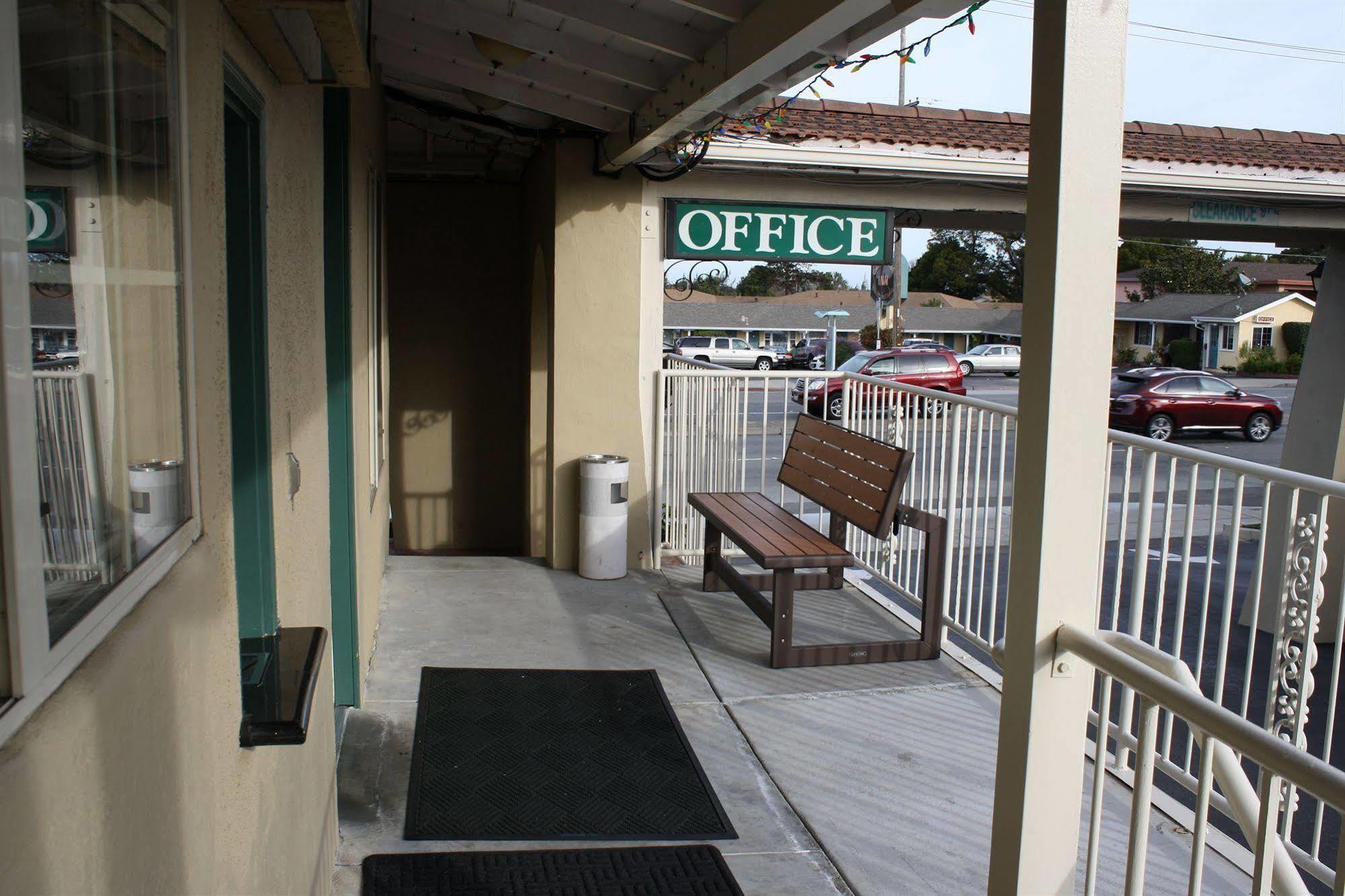 El Castell Motel Monterey