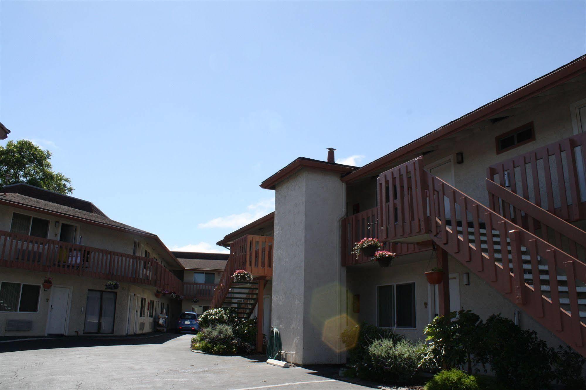 Pacific 2* Monterey
