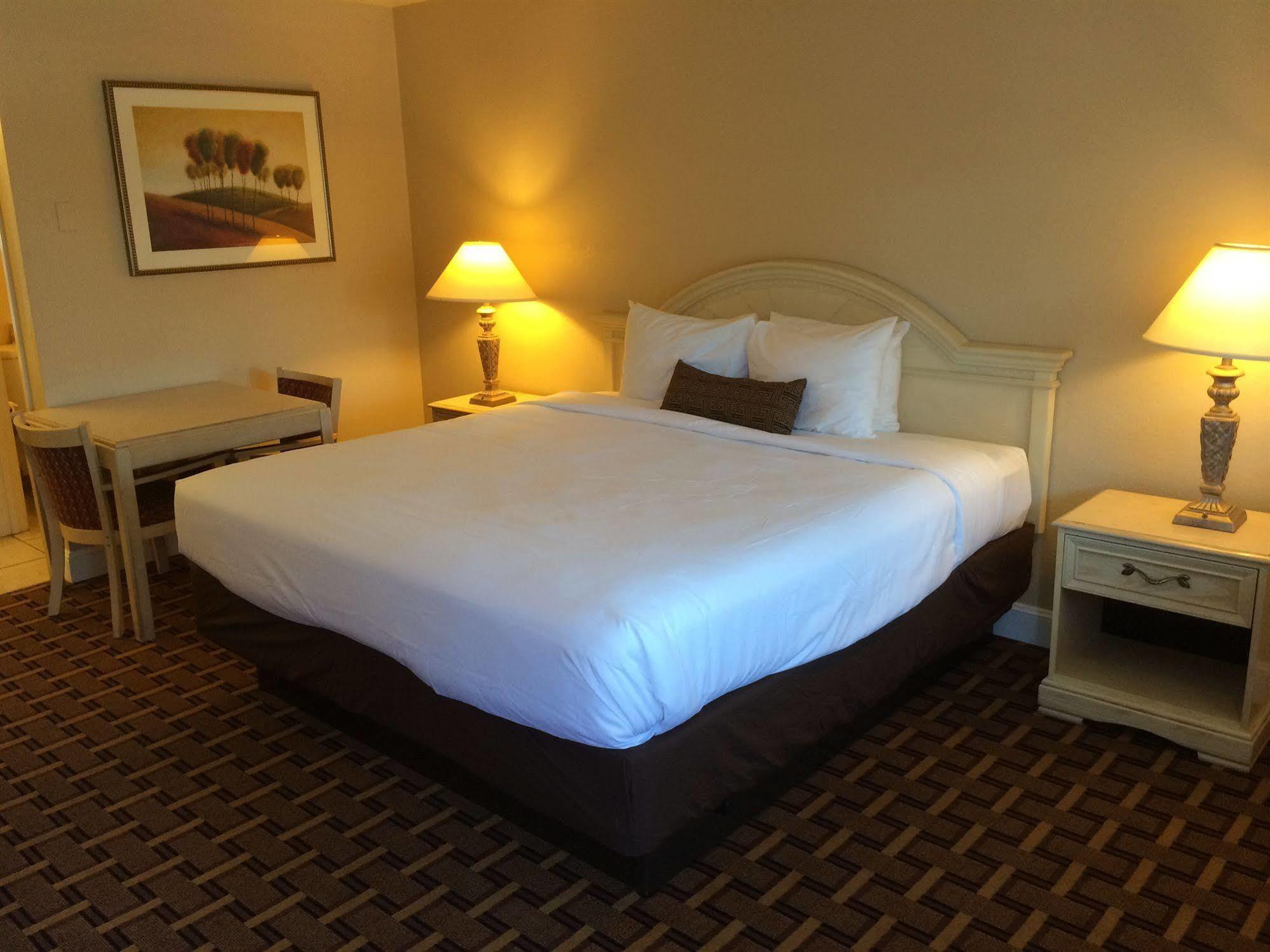 Pacific Motel 2*