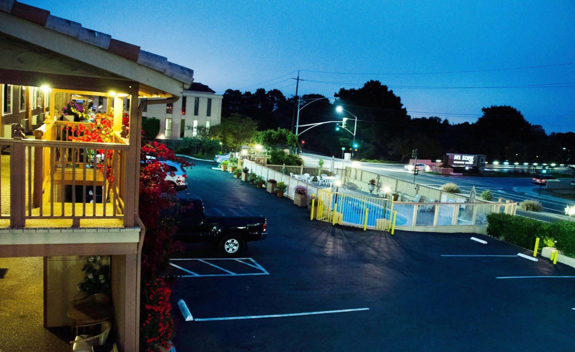 Rodeway Near Downtown 3*