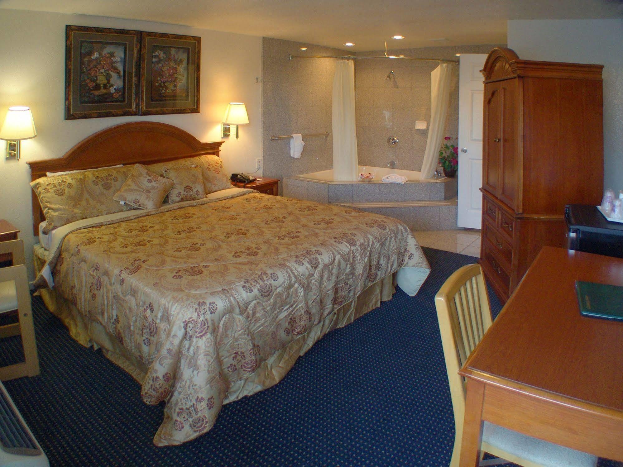Inn Rodeway Near Downtown Monterey