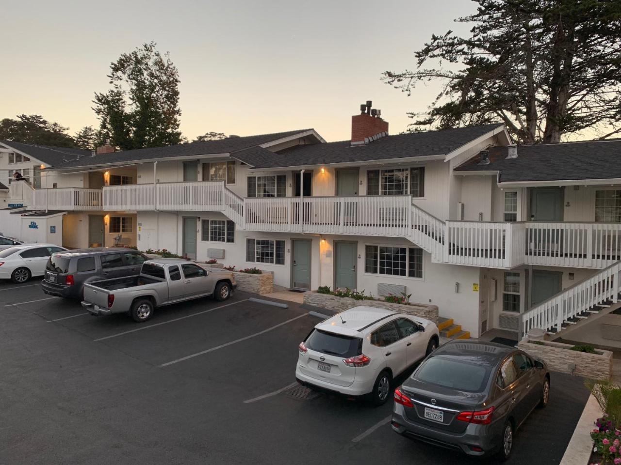 Stargazer And Motel Monterey