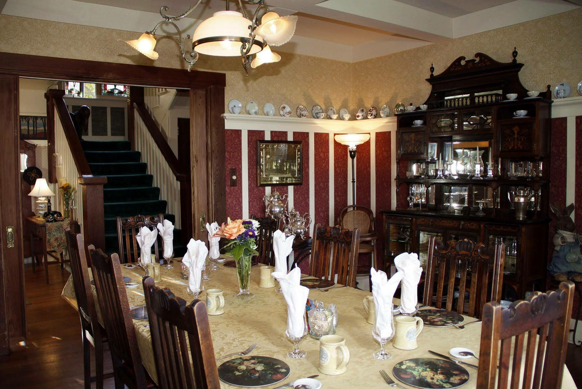 The Jabberwock Bed & Breakfast 3*