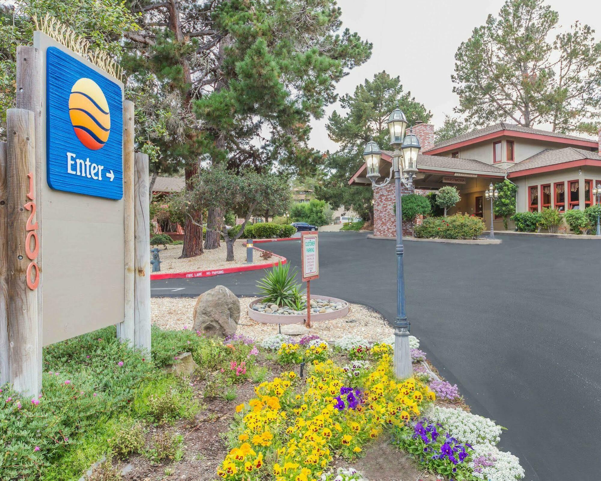 Comfort Peninsula Airport Inn Monterey
