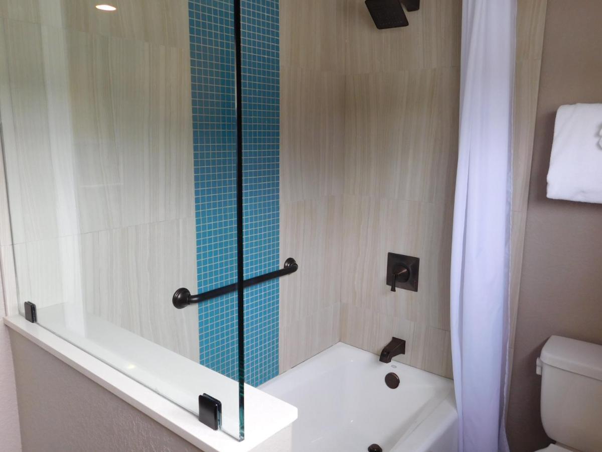 Hotel Wave Street 4*