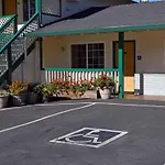 Monterey Pines Inn