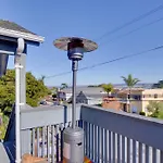 Breezy And Central Monterey Apt With Bay View!