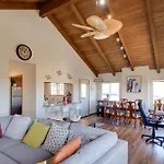 Breezy And Central Monterey Apt With Bay View!