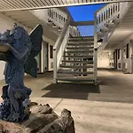 Stargazer Inn And Suites