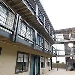 Wave Street Inn