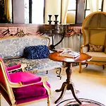 Hotel 1110 (Adults Only)
