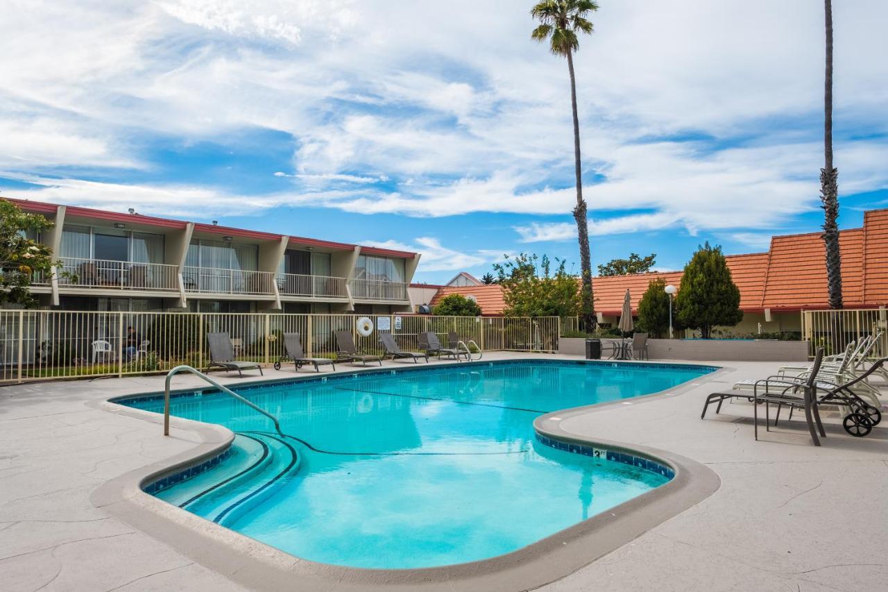 Travelodge By Wyndham Bay 3* Monterey