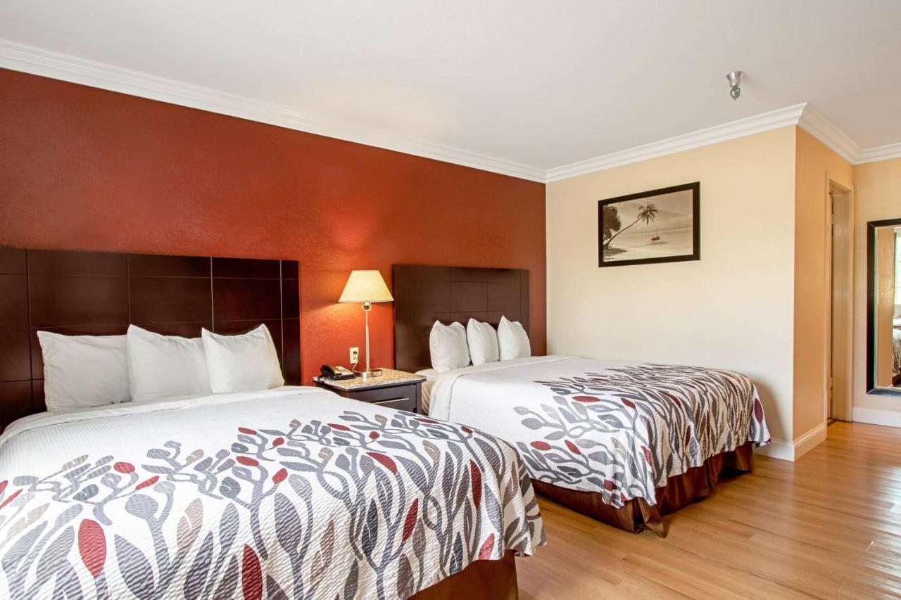 Red Roof & Motel 2*