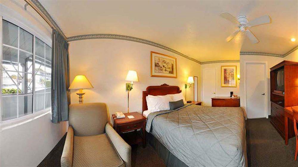 Ramada By Wyndham Hotel