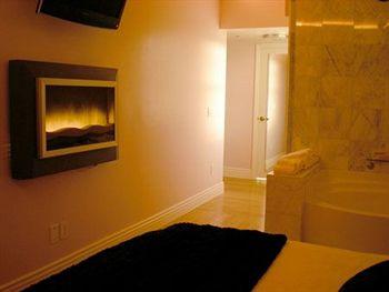 1110 (adults Only) 4*