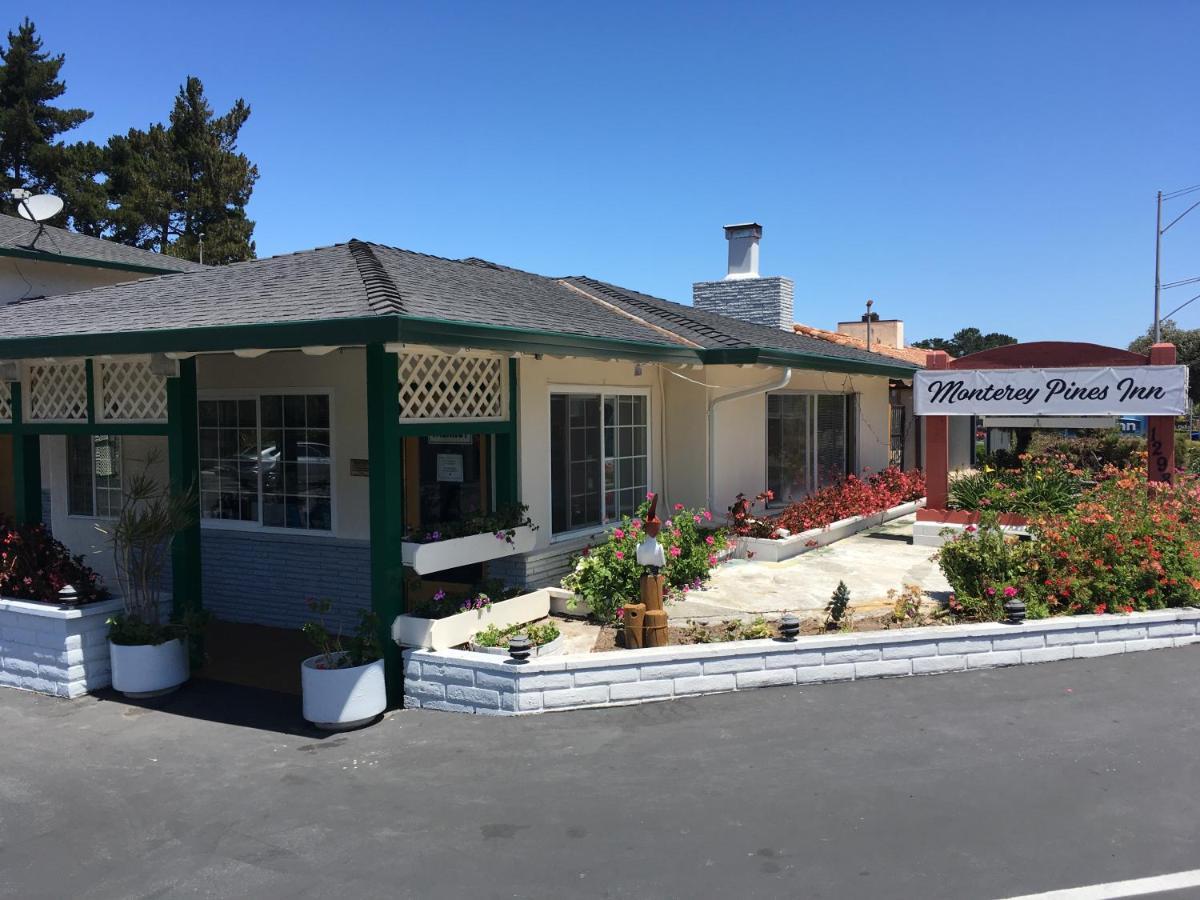 Pines Motel