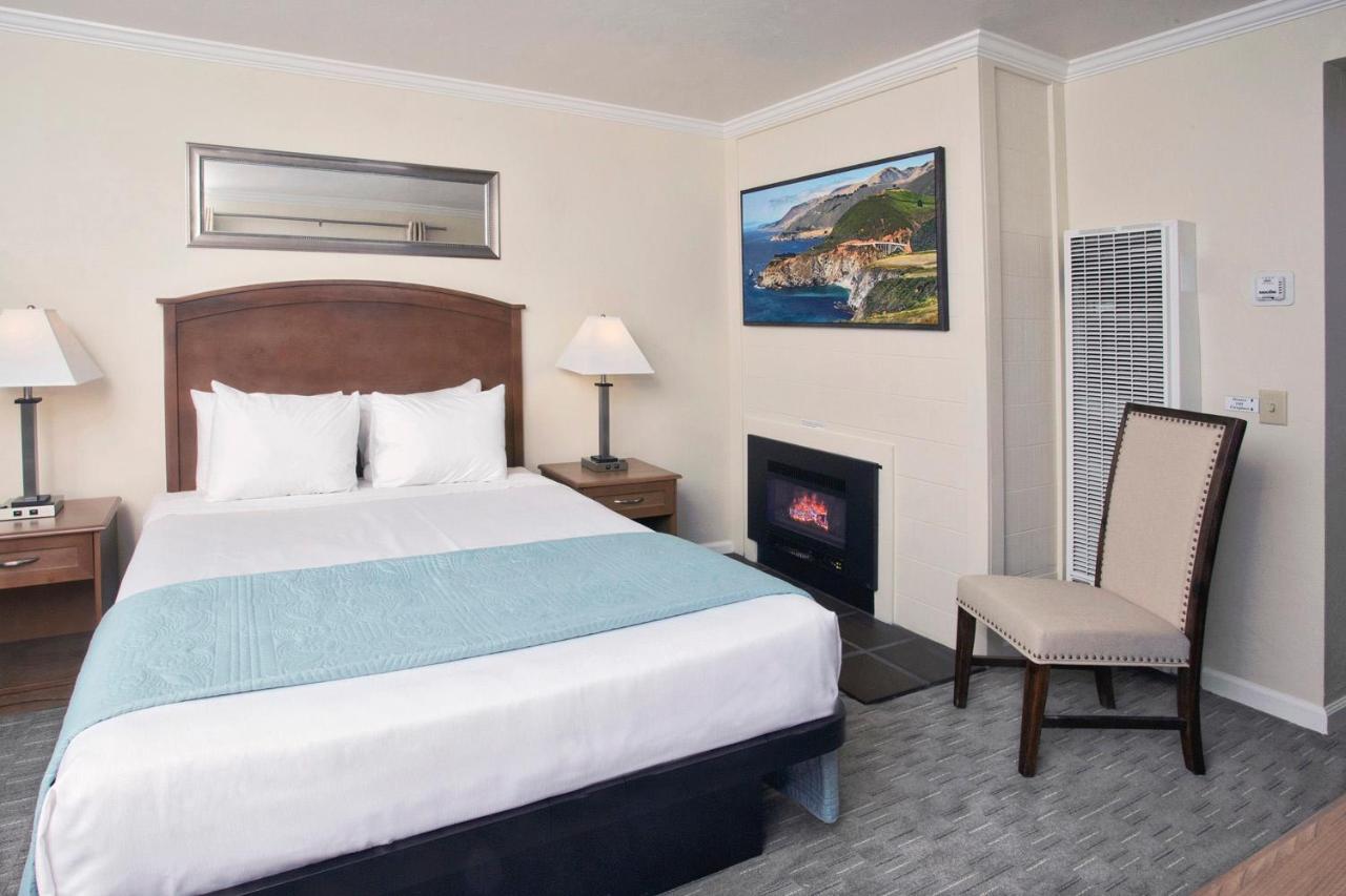 Franca 2* Monterey