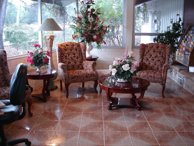 Americas Value Presidents On Munras Motel 2*