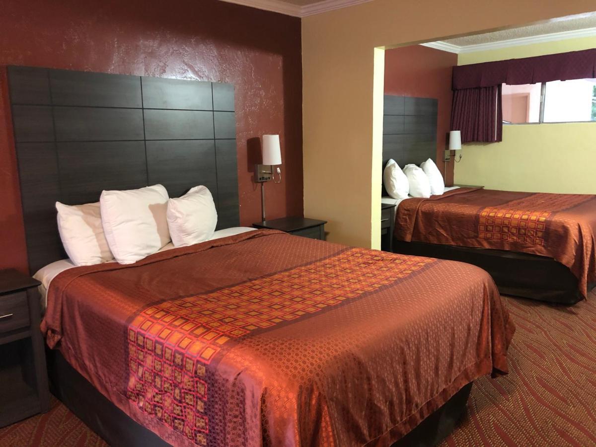 Americas Value Presidents On Munras Motel Monterey