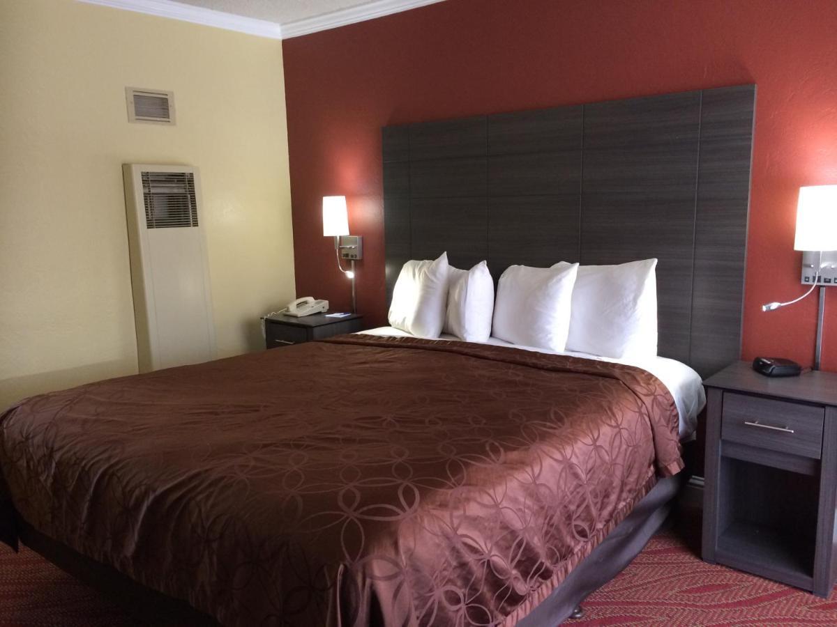 Motel Americas Value Presidents On Munras Monterey