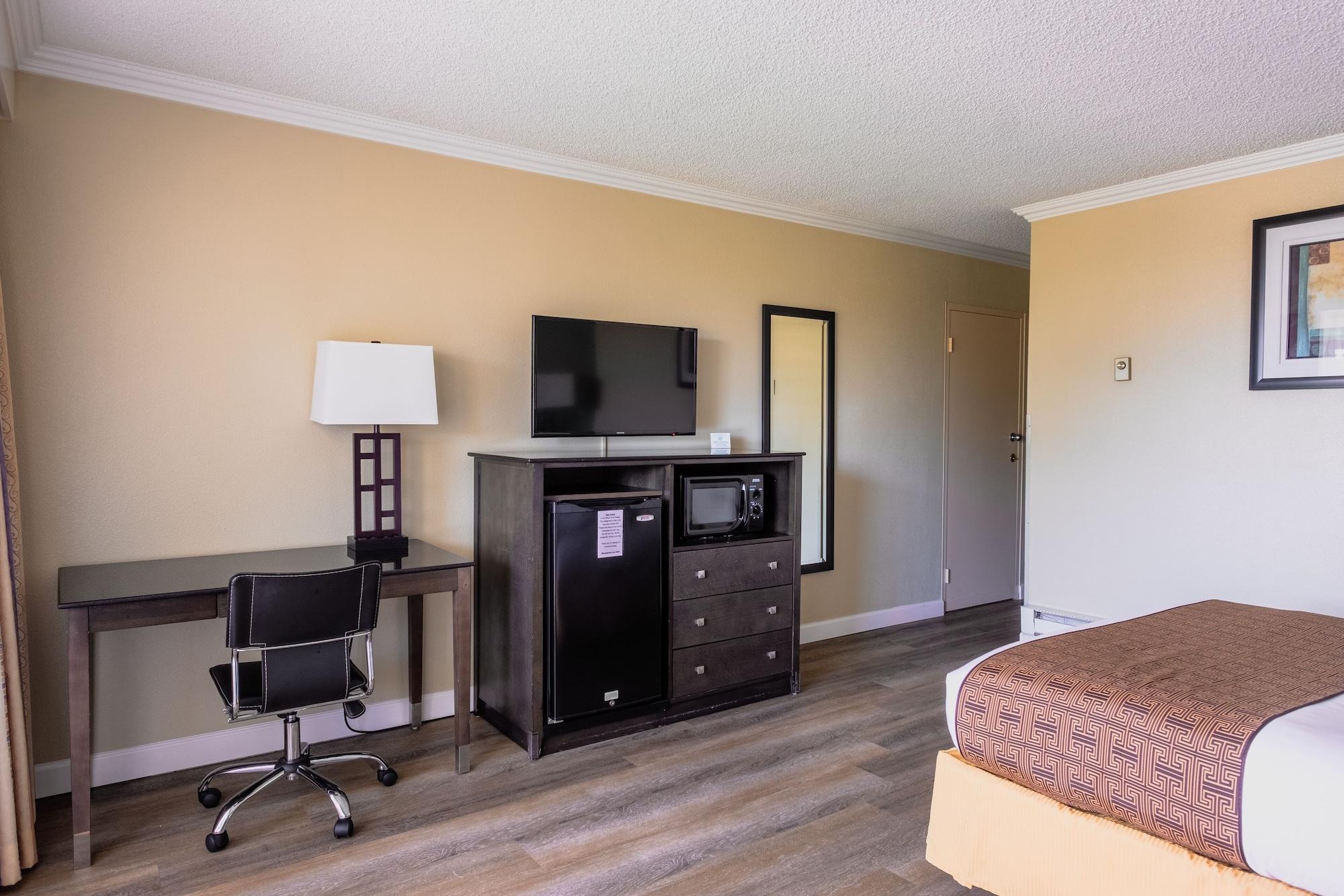 Travelodge By Wyndham Bay 3* Monterey