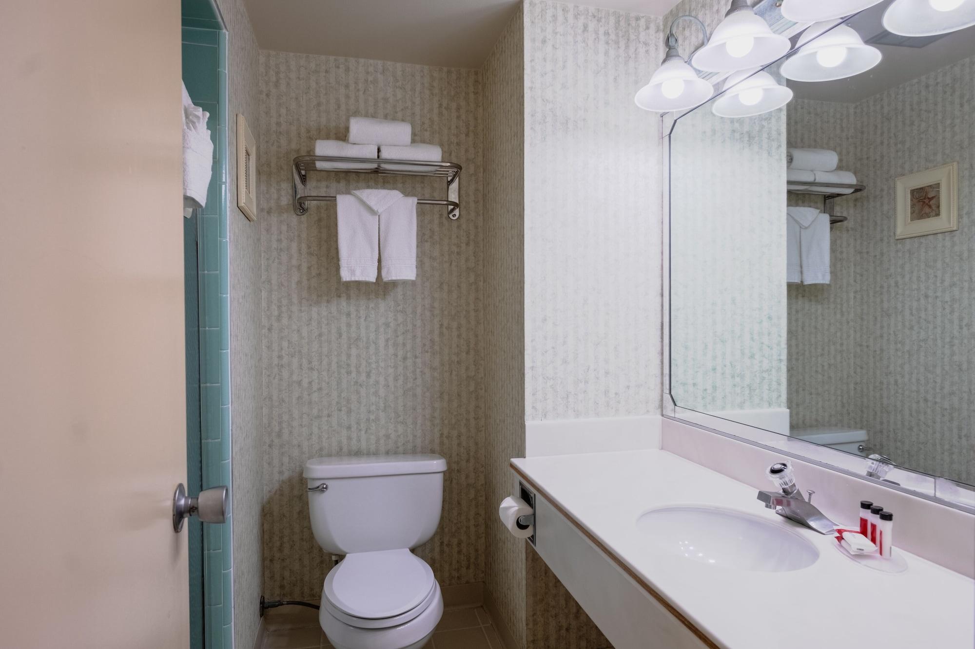 Travelodge By Wyndham Bay Hotel