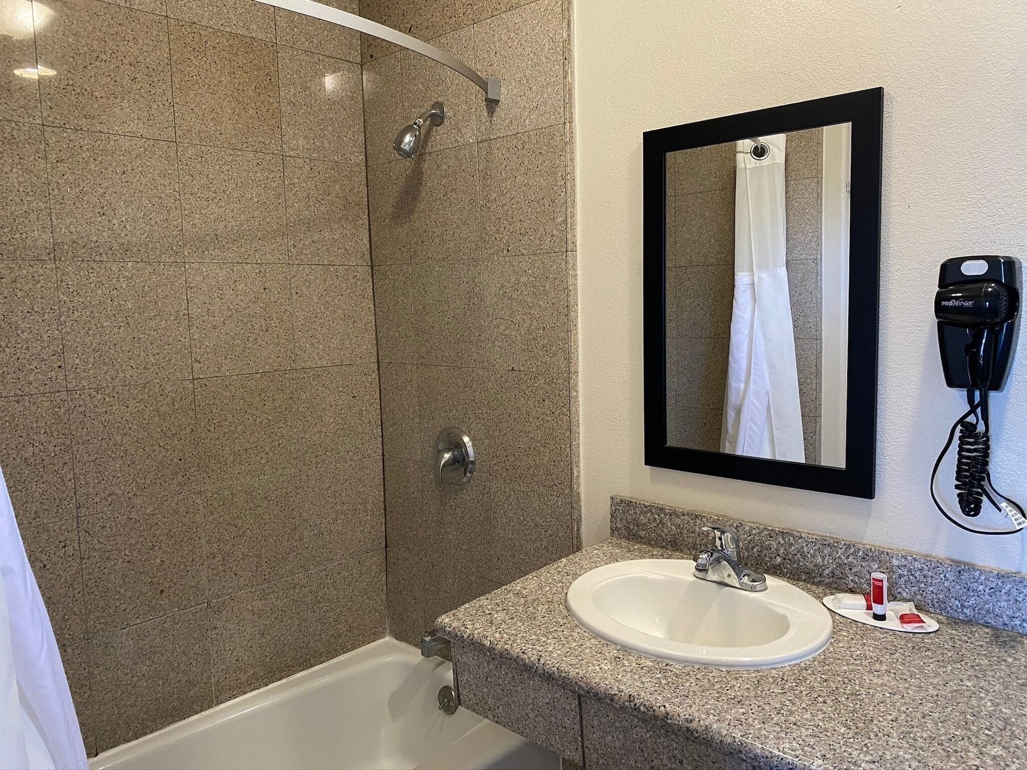 Super 8 By Wyndham Motel 2*