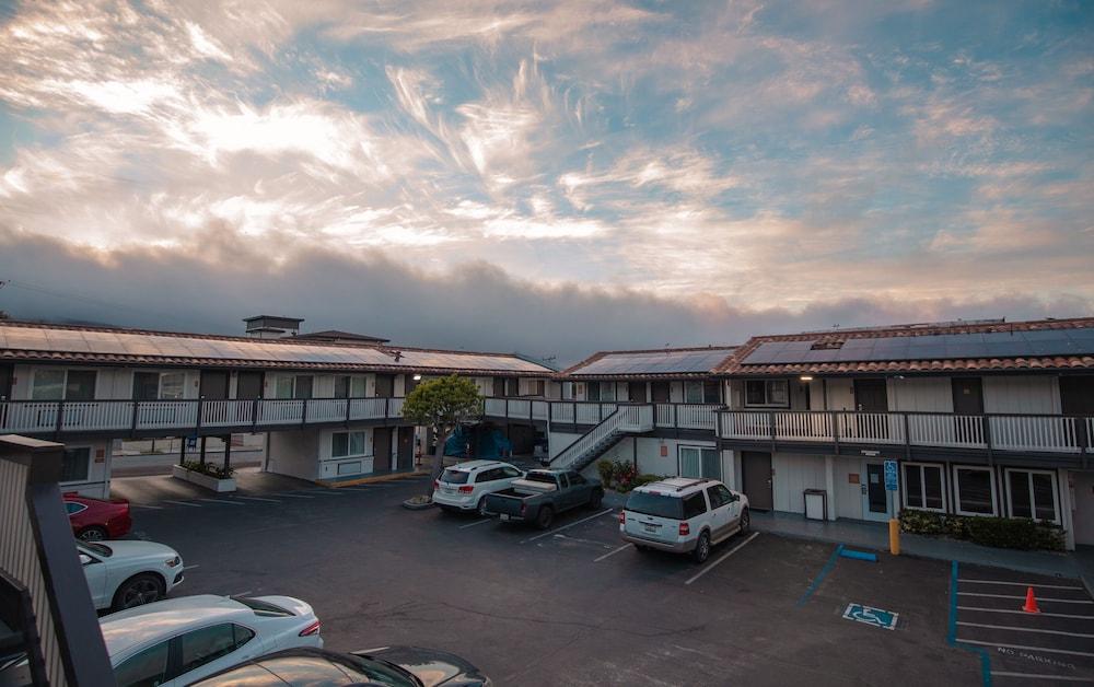 Motel Days By Wyndham Downtown Monterey