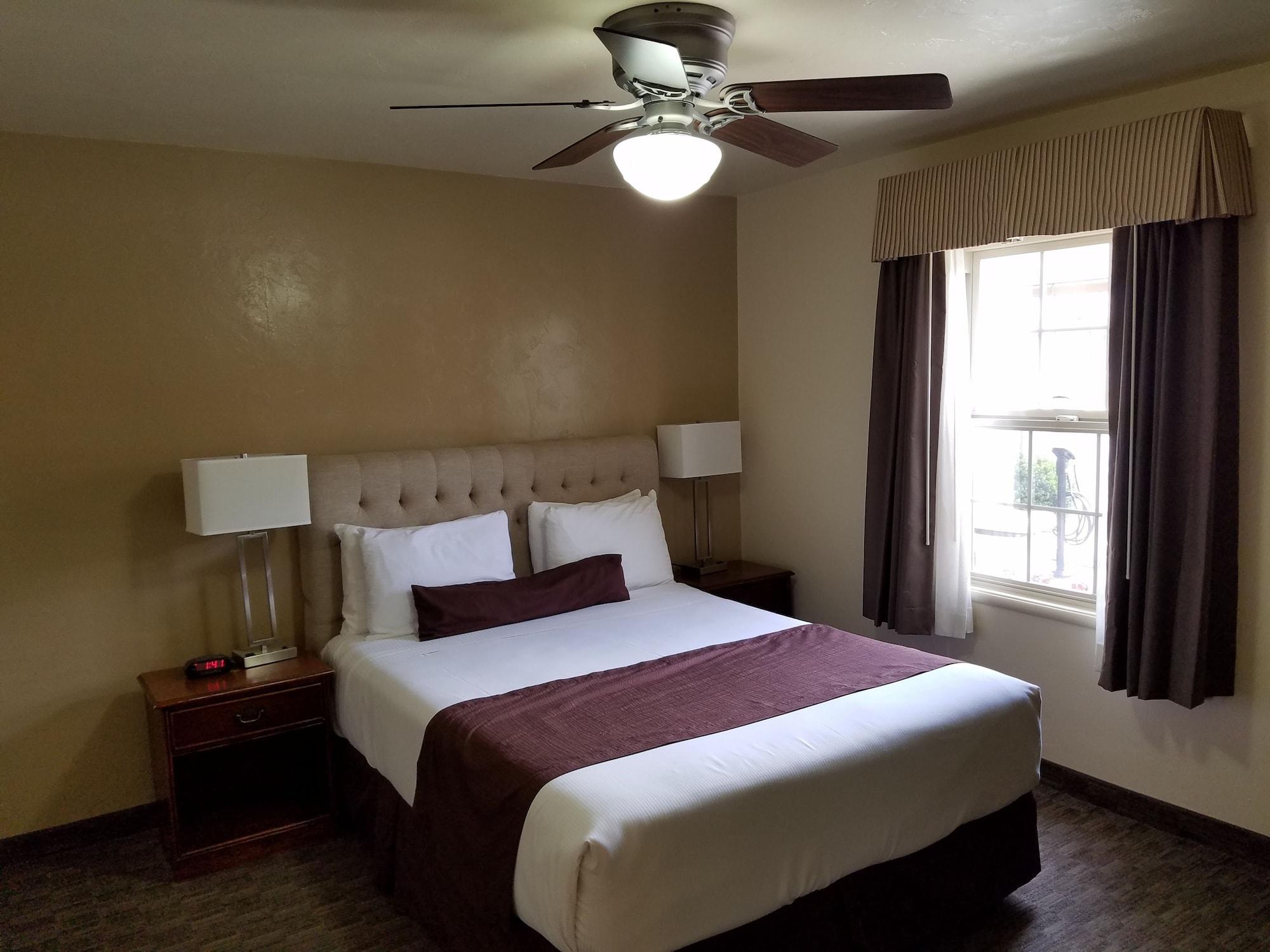 Lone Oak Motel 2*