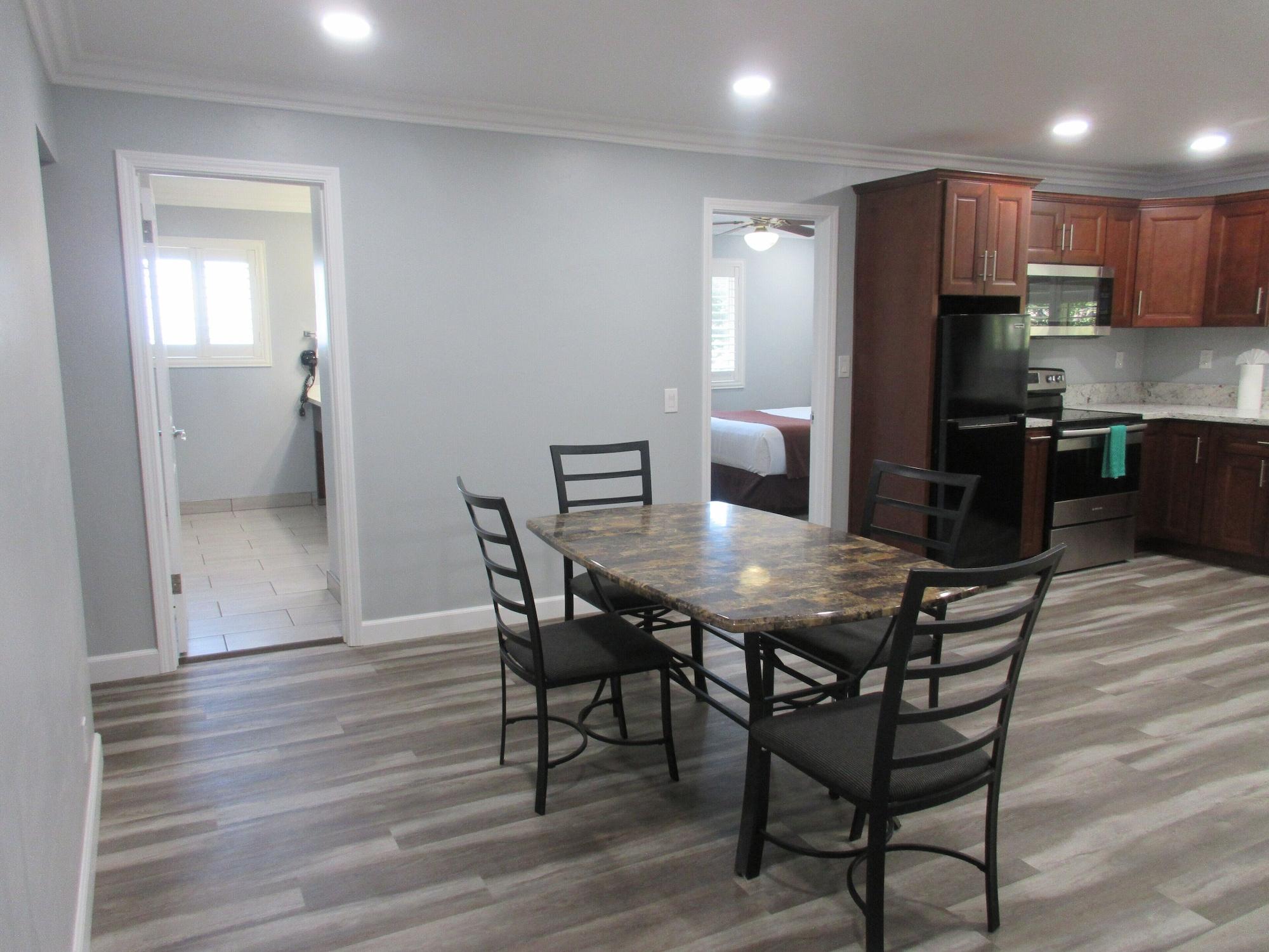 Lone Oak 2*