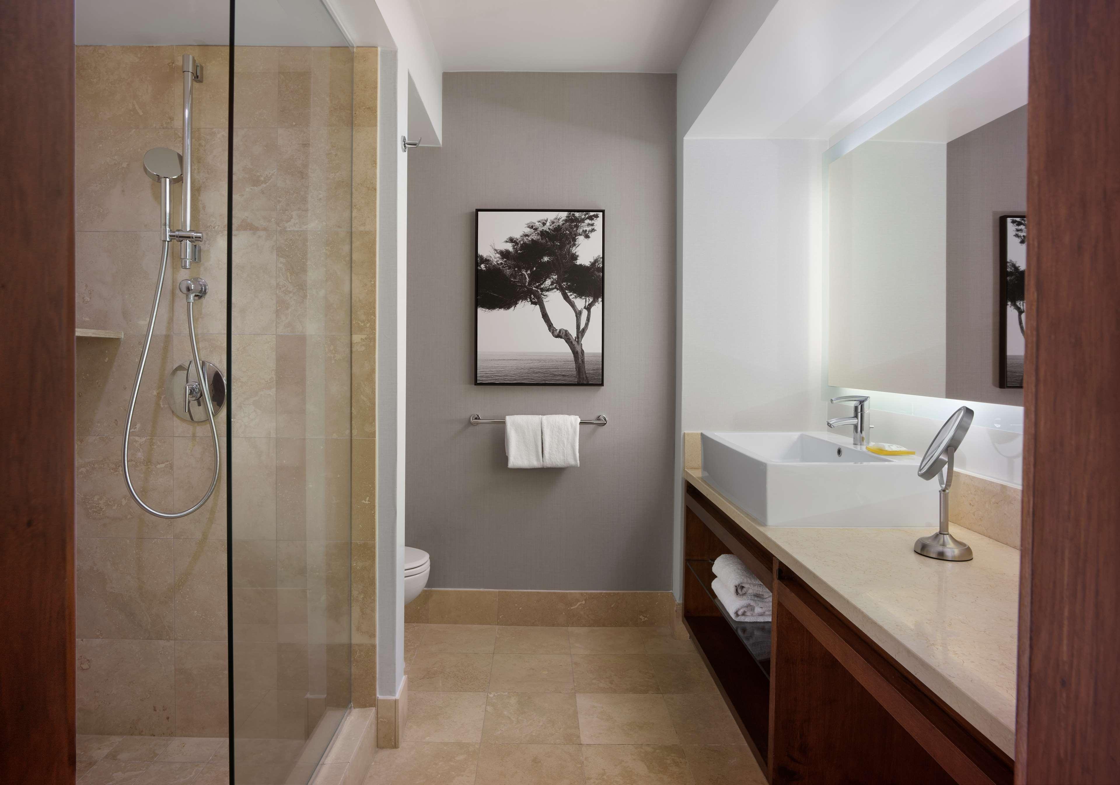 Hyatt Regency And 5* Monterey