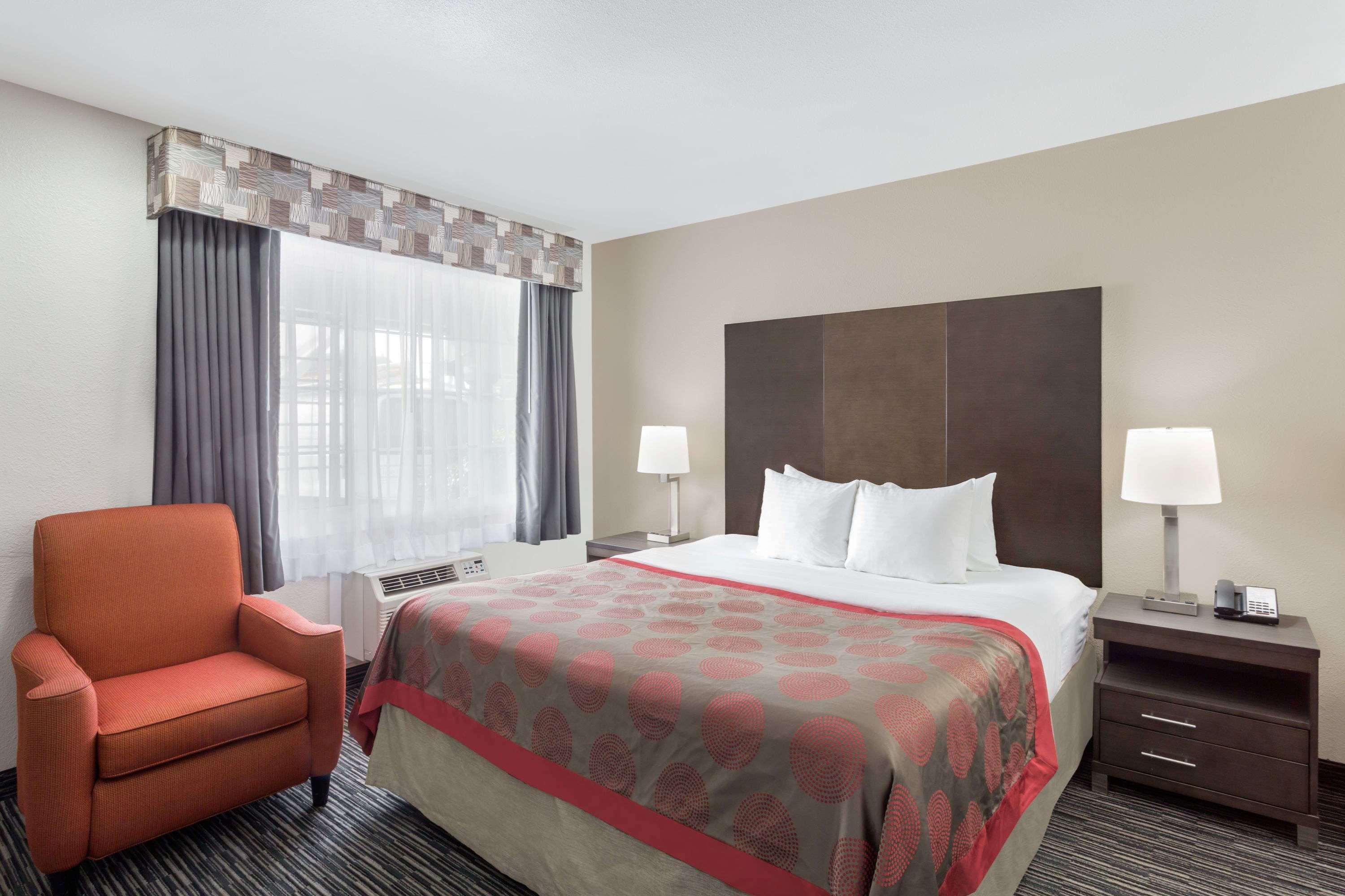 Ramada By Wyndham Hotel 3*