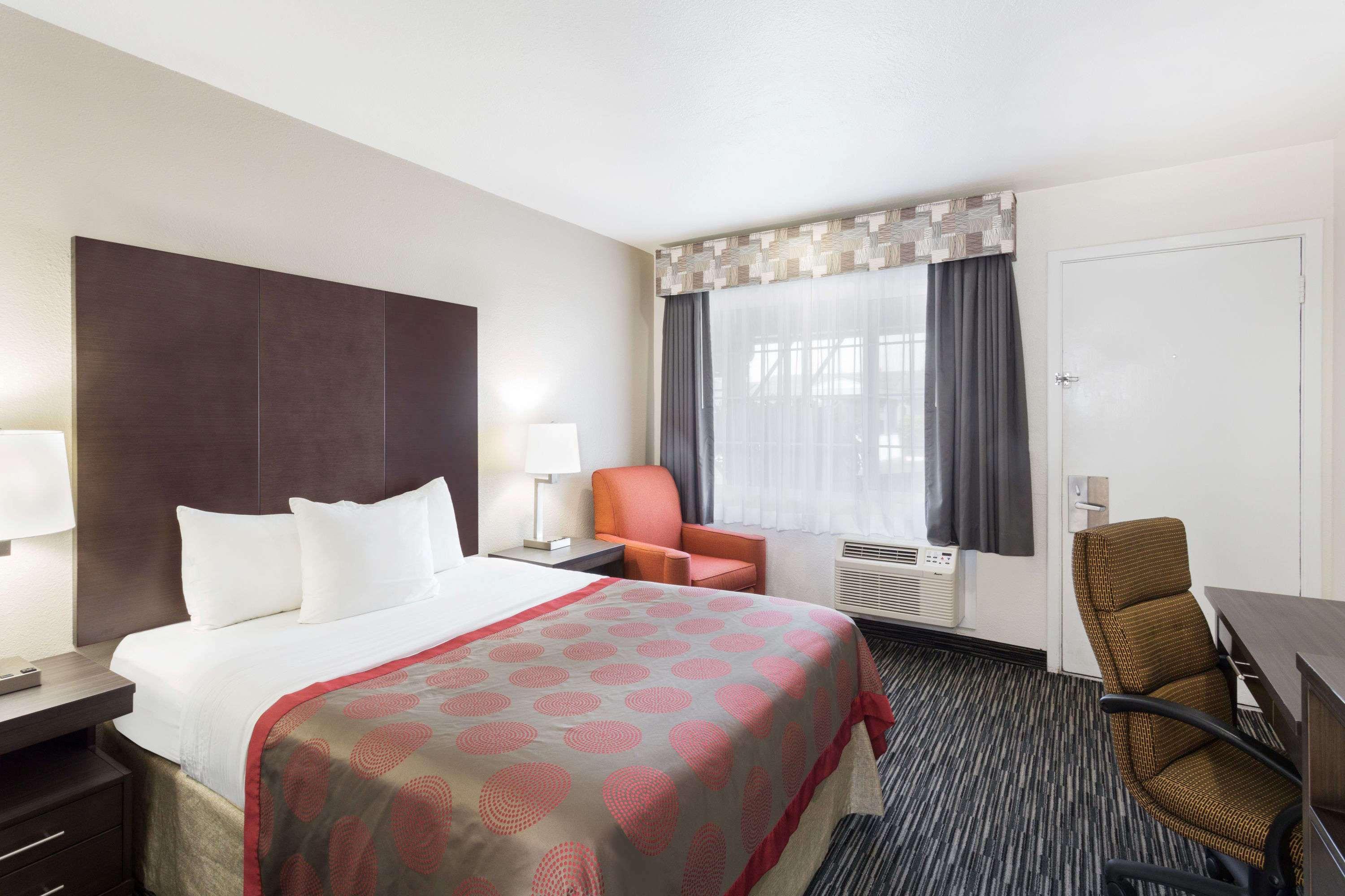 Hotel Ramada By Wyndham Monterey