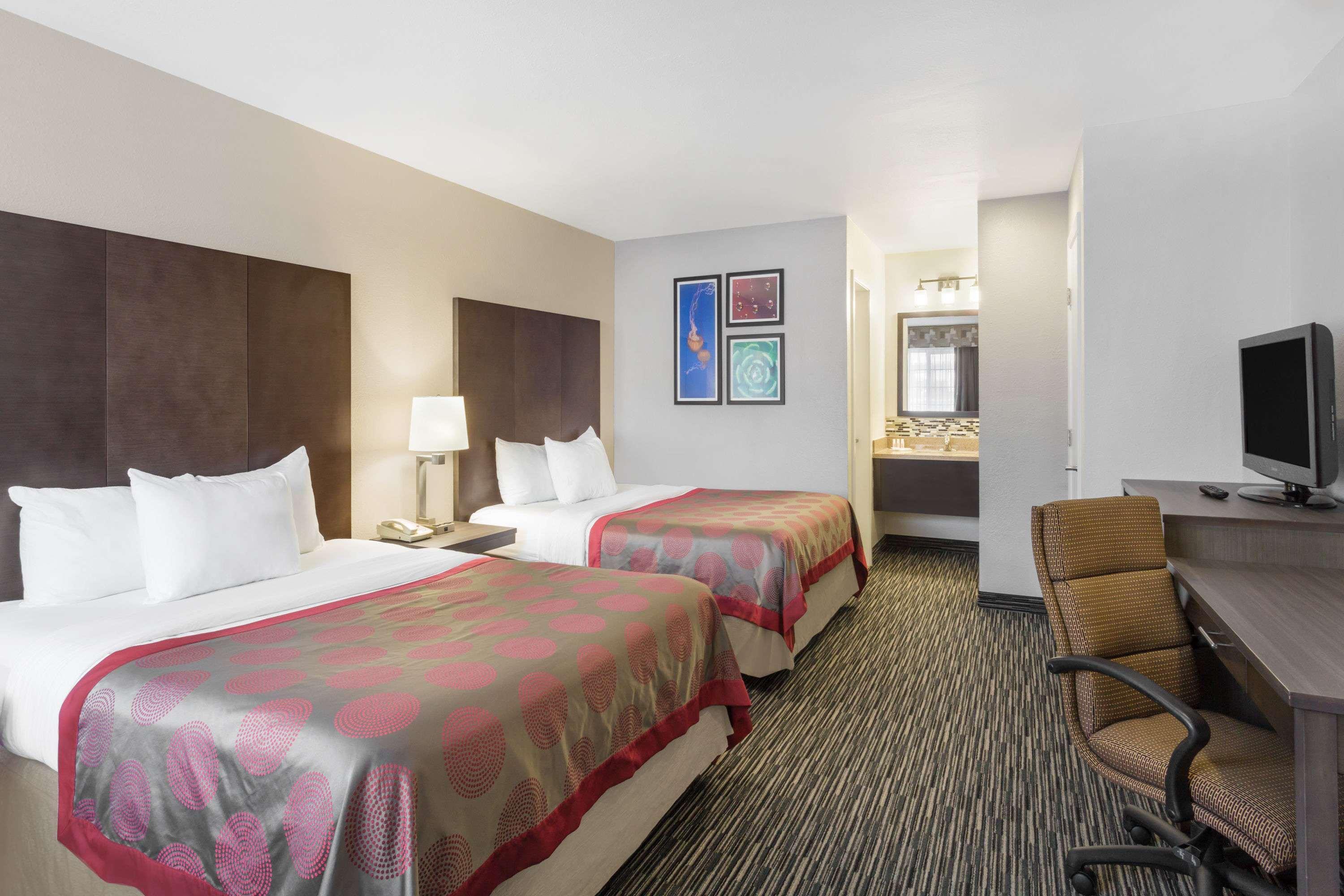 Hotel Ramada By Wyndham 3*
