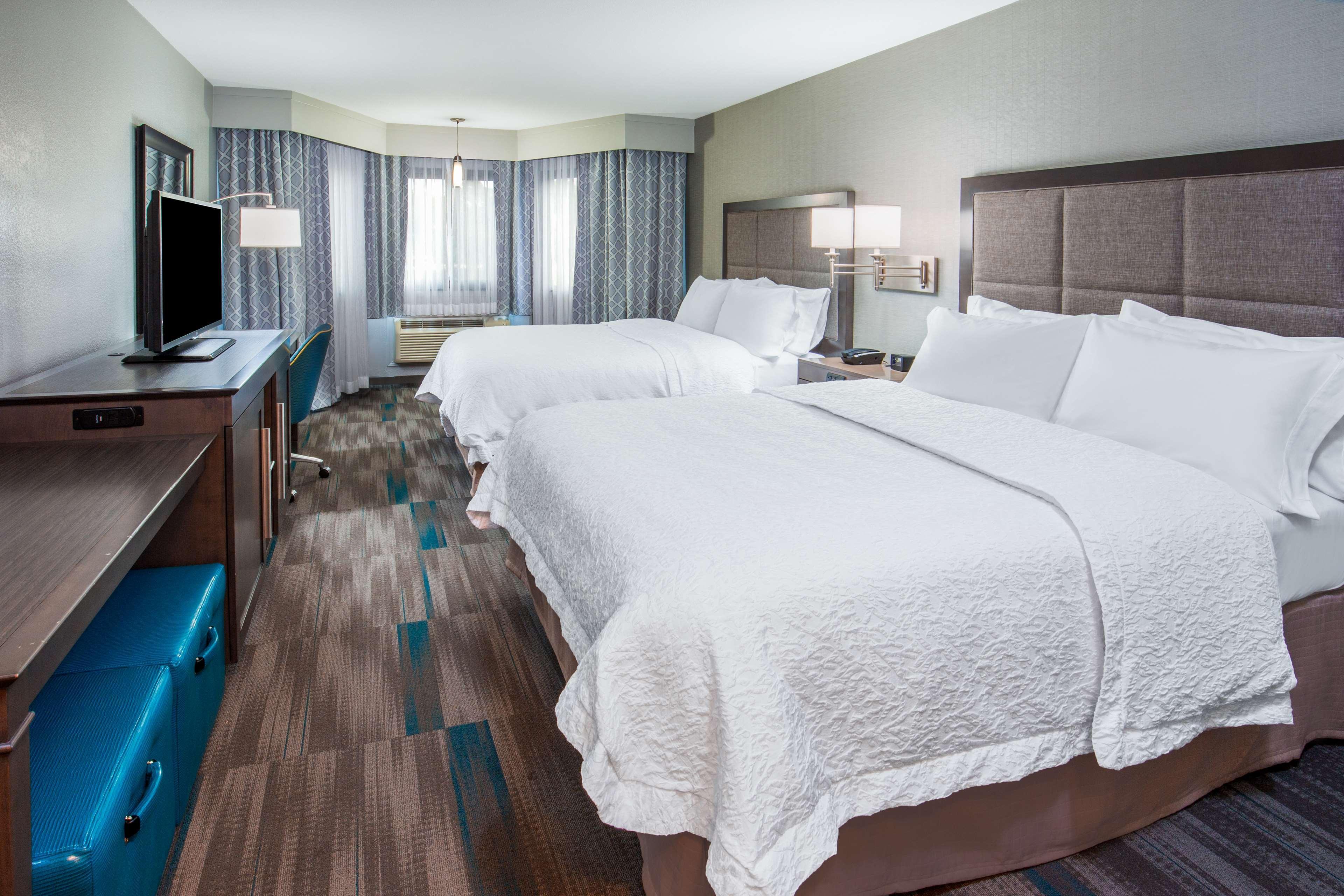 Hampton 3* Monterey