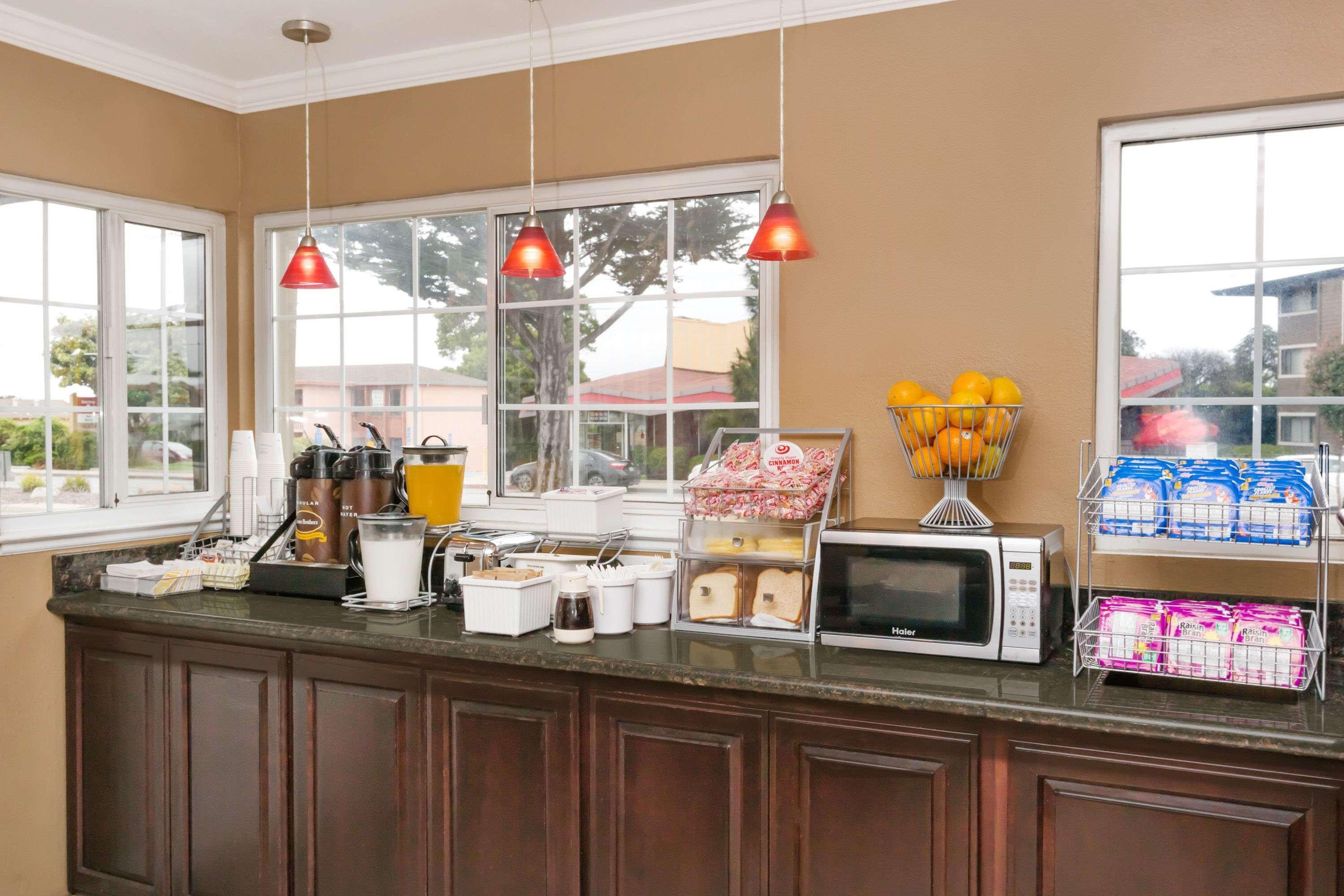 Super 8 By Wyndham Motel 2*